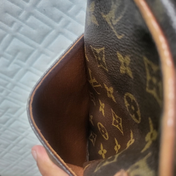 Louis Vuitton Vintage Classic Monogram Danube Small Crossbody Bag - Picture 11 of 12
